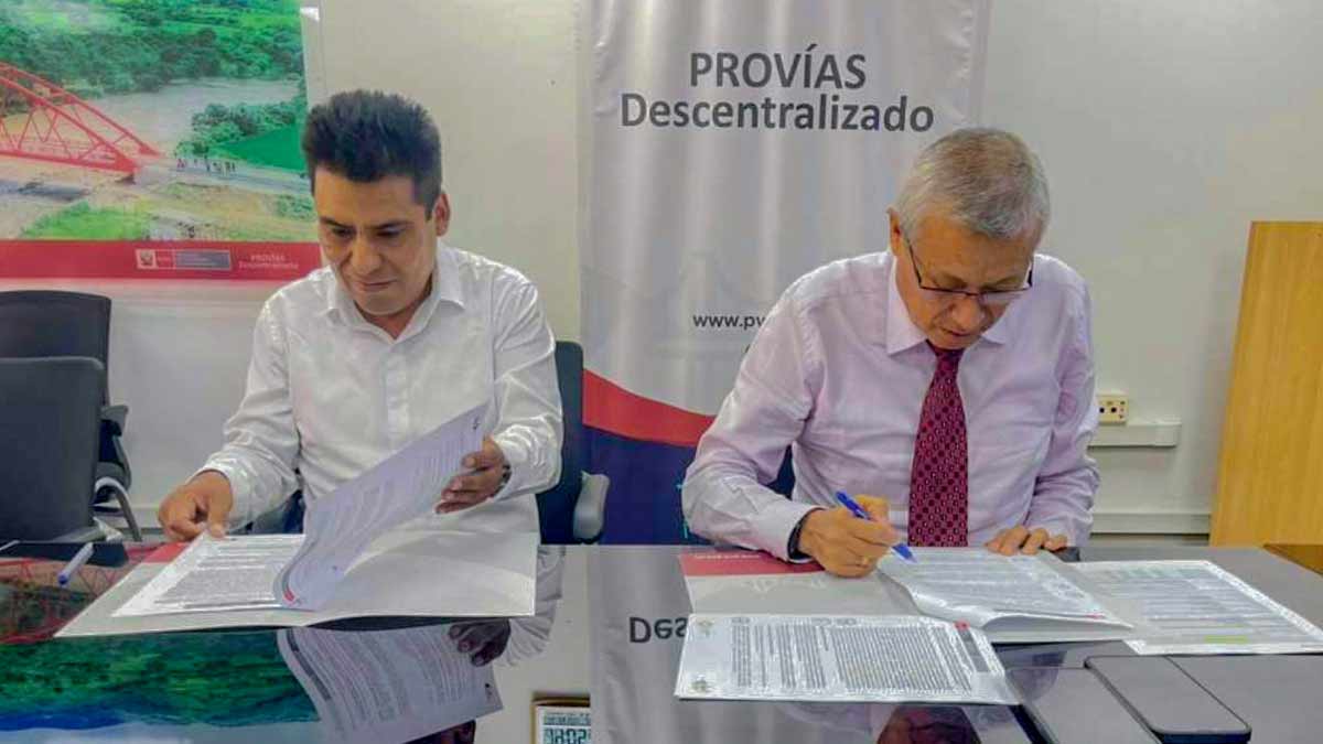 Apurímac Suscriben convenio para asfaltar nueva carretera