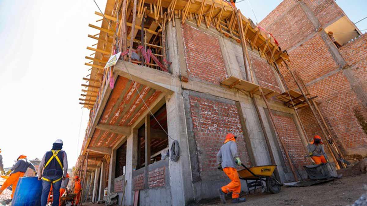 Ayacucho Construcción de colegio en Covadonga
