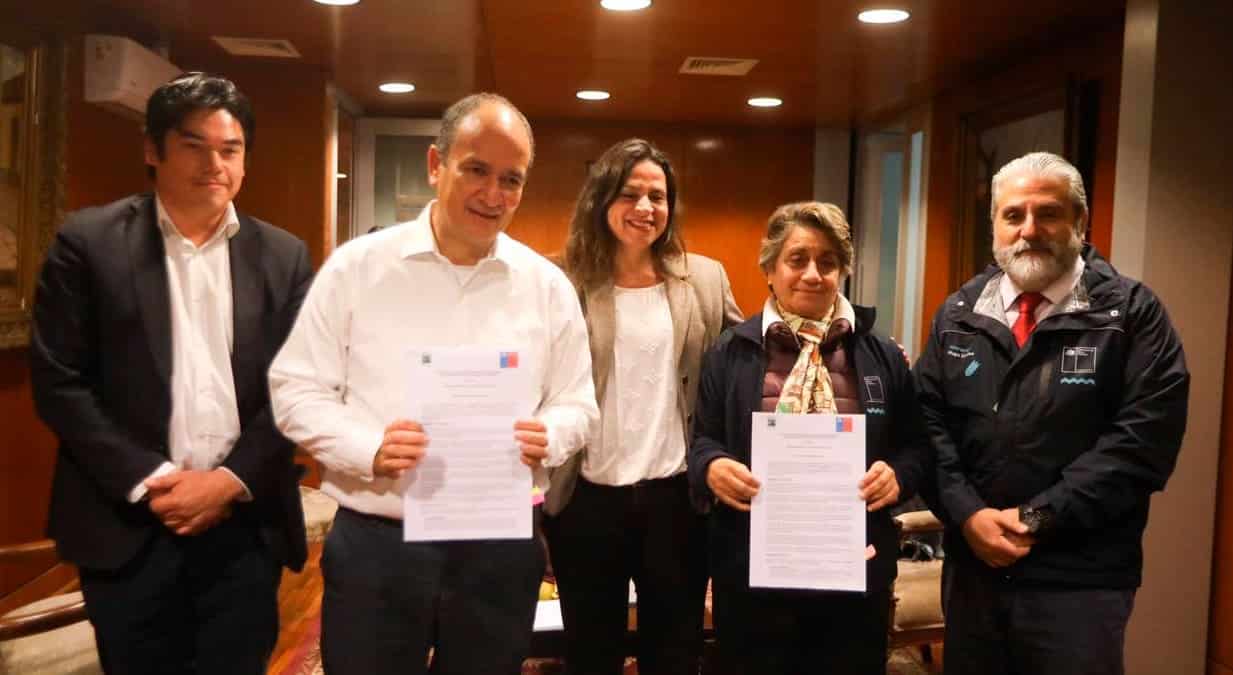 Monto destinado complementa otro convenio ya firmado que considera una cartera de proyectos que asciende a 8 mil millones.
