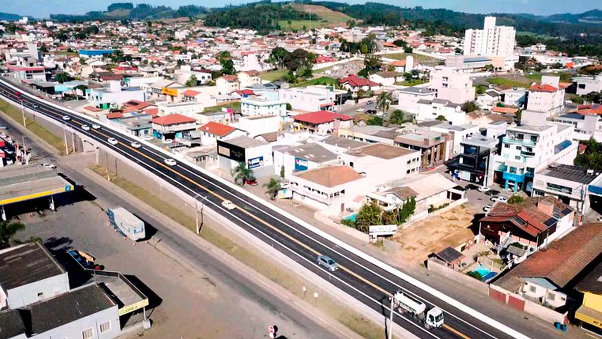 Brasil Con inversión de R＄ 10 millones construyen nuevo viaducto