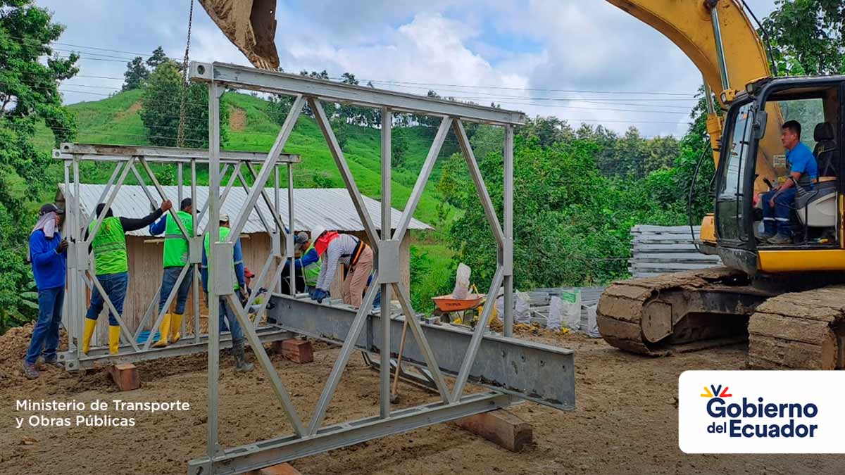 Ecuador: Avanzan instalación de tres puentes en Bolívar y Esmeraldas