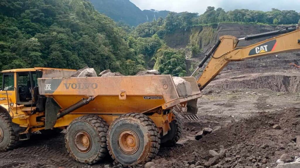 Ecuador Declaran prioridad mantenimiento de la red vial amazónica