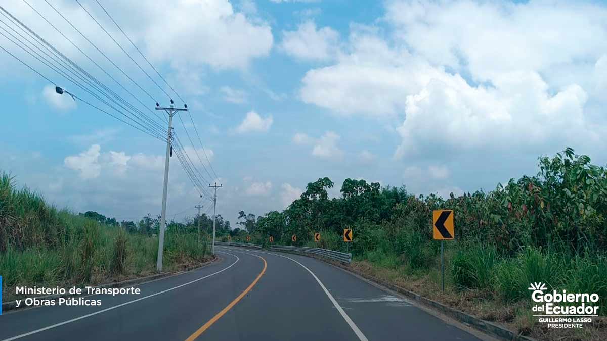 Ecuador Rehabilitación de vía Quinindé - Las Golondrinas tiene 99.79% de avance