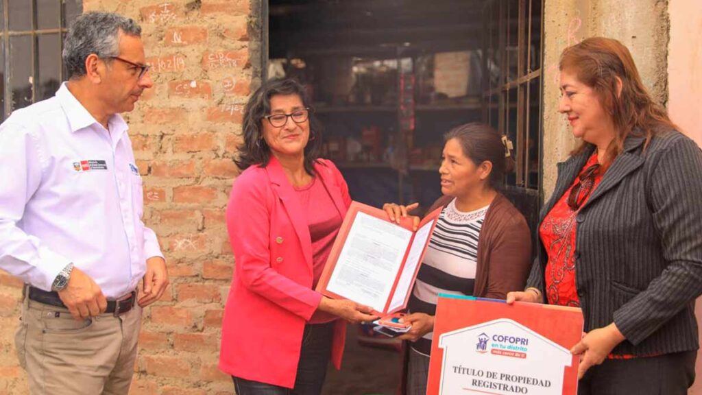 La Libertad Campaña Cofopri en tu Distrito benefició a más de 1,800 personas