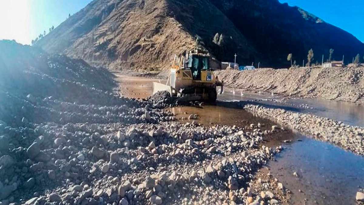 MVCS ejecuta limpieza y descolmatación en río