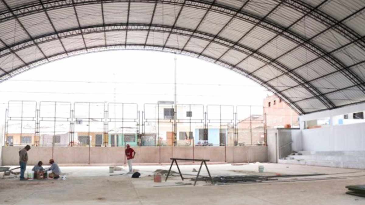 Piura Construcción del coliseo de Salitral
