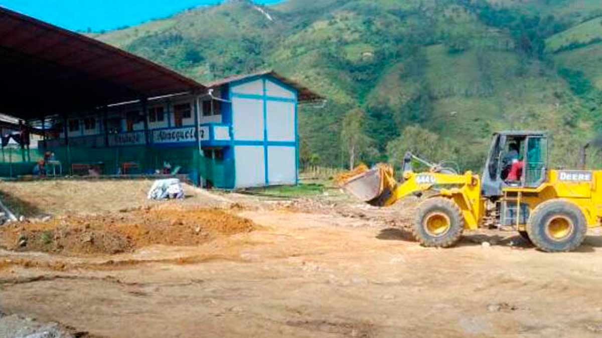 Piura Inician construcción de plataforma deportiva