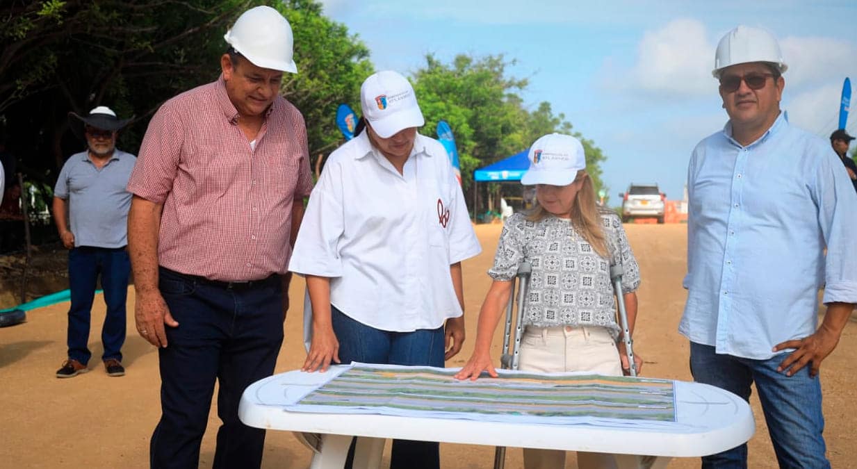 El deprimido se está construyendo a la altura de la Universidad del Norte, donde se están instalando pilotes grandes.