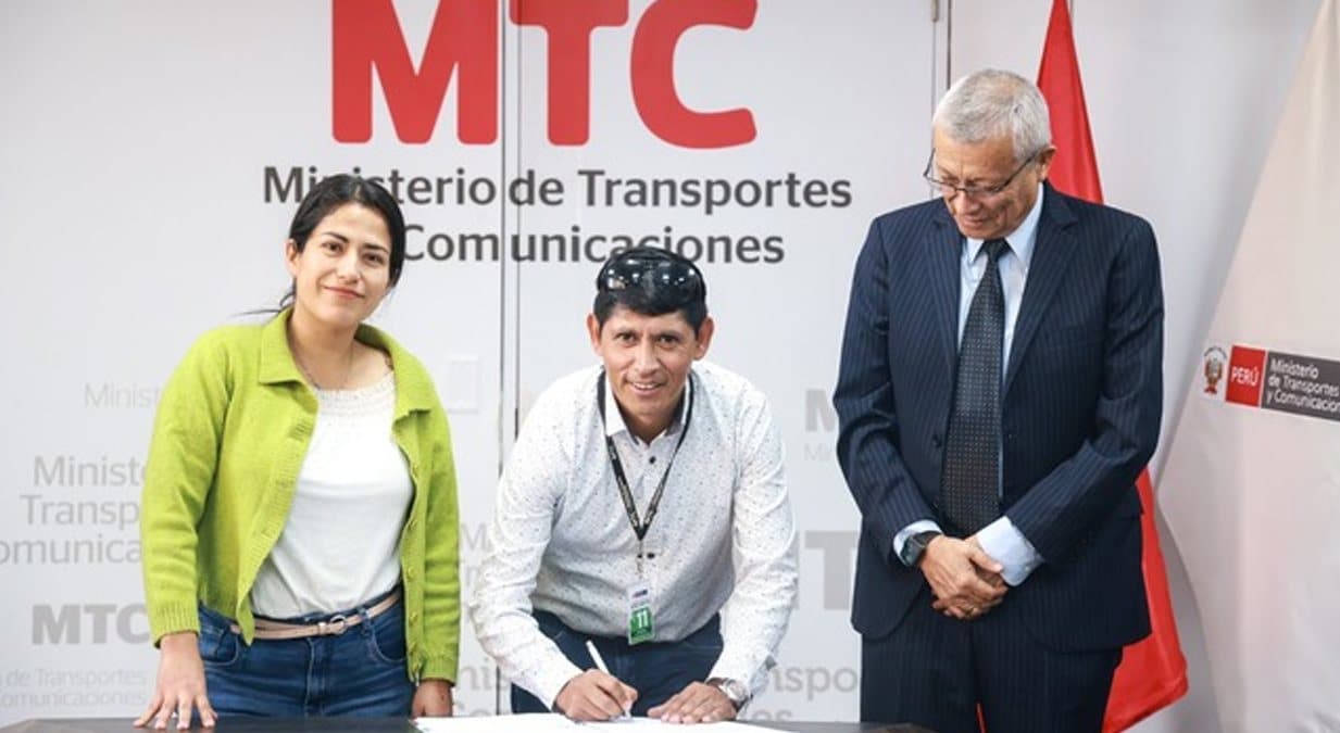 Cajamarca: Firman convenio para ejecución del tramo I de camino vecinal en Conchán