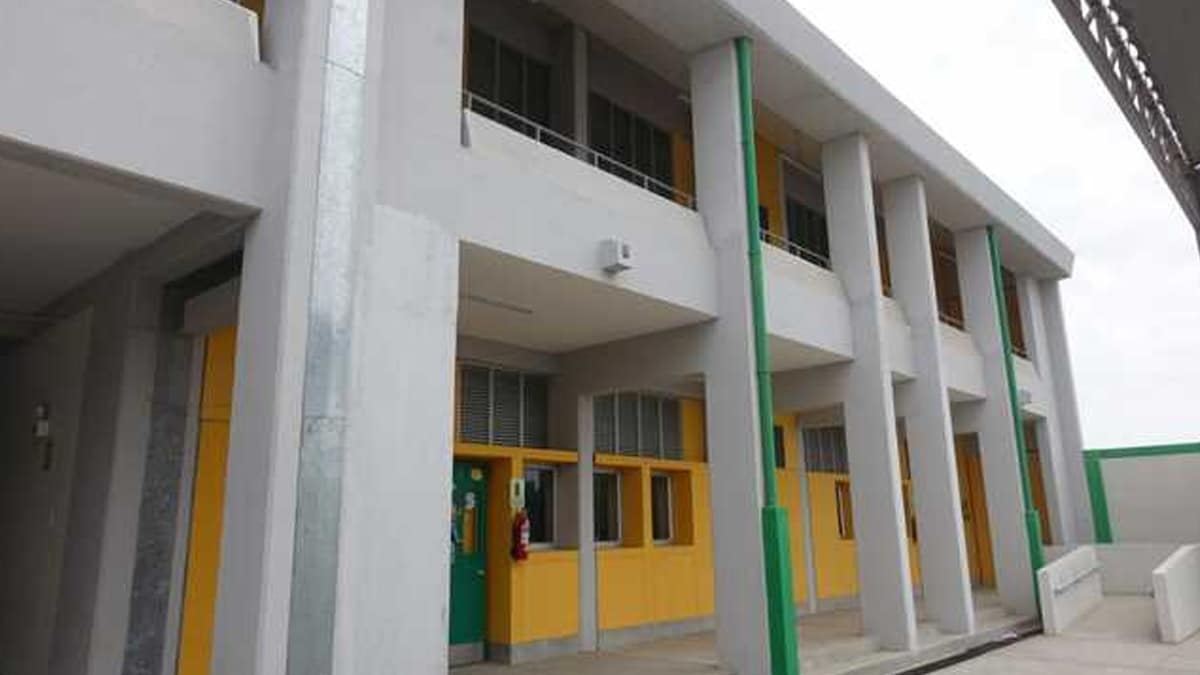 Minedu entrega dos modernos colegios en Chiclayo