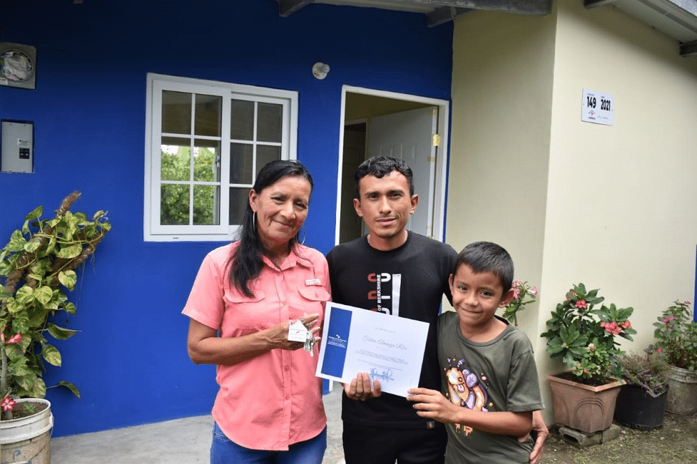 Gore Lima Inauguran infraestructura educativa