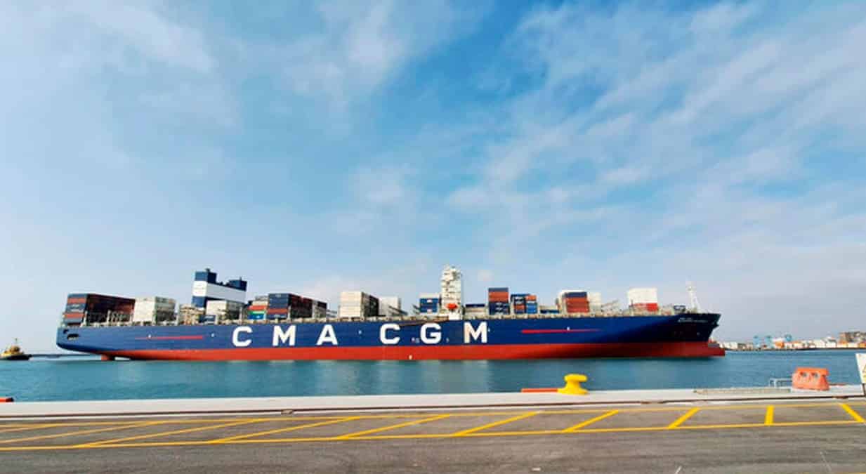 La llegada de esta nave marca el comienzo de la entrada de embarcaciones de última generación, que van desde los 16 mil hasta los 21 mil TEUs.