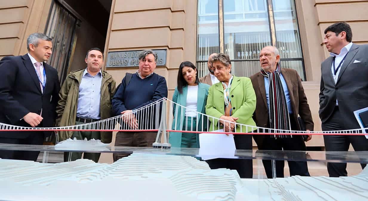 El Ministerio de Obras Públicas invierte en esta infraestructura mil millones de dólares. 
