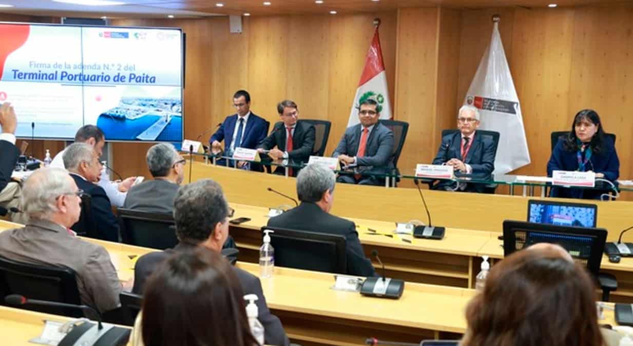 MTC, a través de la Autoridad Portuaria Nacional, suscribió adenda que aumenta la inversión para adquirir una grúa pórtico de muelle.