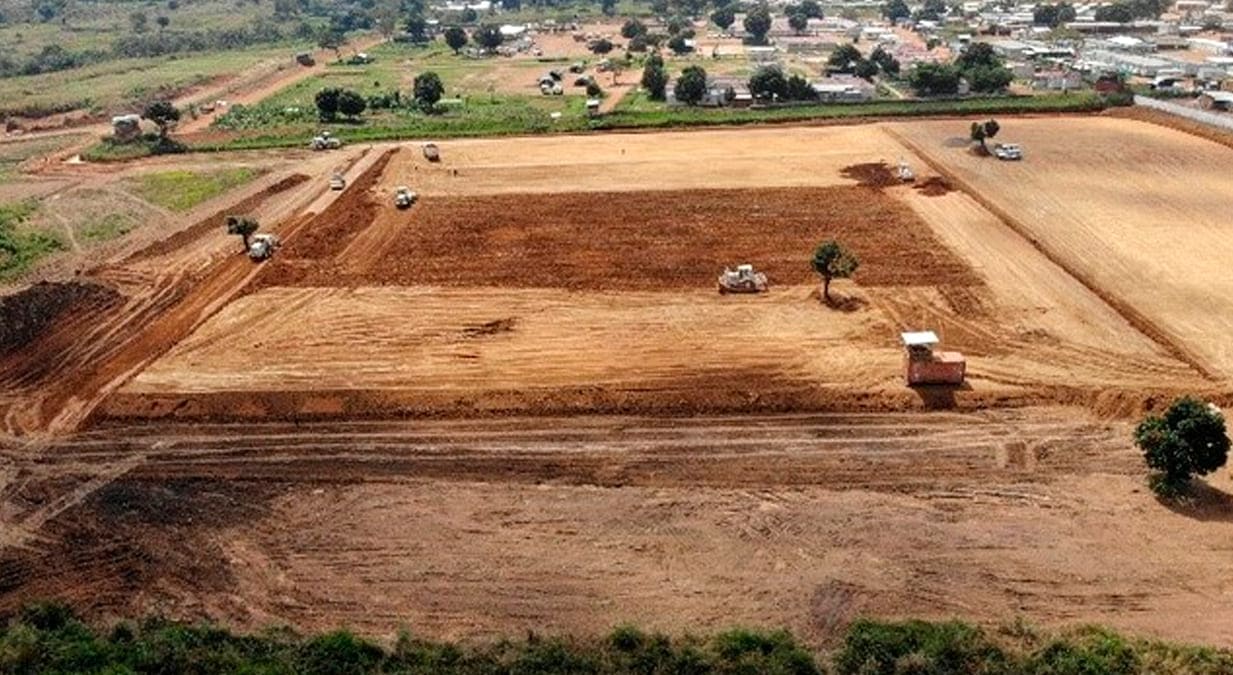 Para la formalización de la moderna edificación el PEHCBM se encargará de garantizar el saneamiento físico legal del terreno.