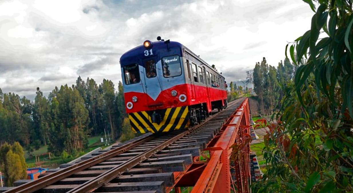 Los autovagones transportan hasta 90 pasajeros, entre vecinos de las zonas aledañas y turistas. El servicio es, actualmente, gratuito.