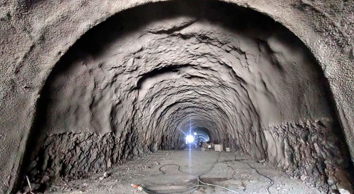 Se realizó la última detonación para excavar el trayecto de la vía de 580 metros, que será una ruta alterna a la Carretera Central.