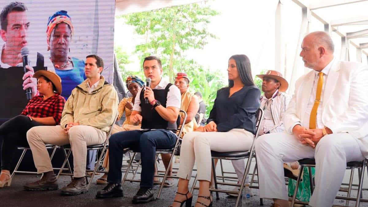 ceremonia de entrega de puente