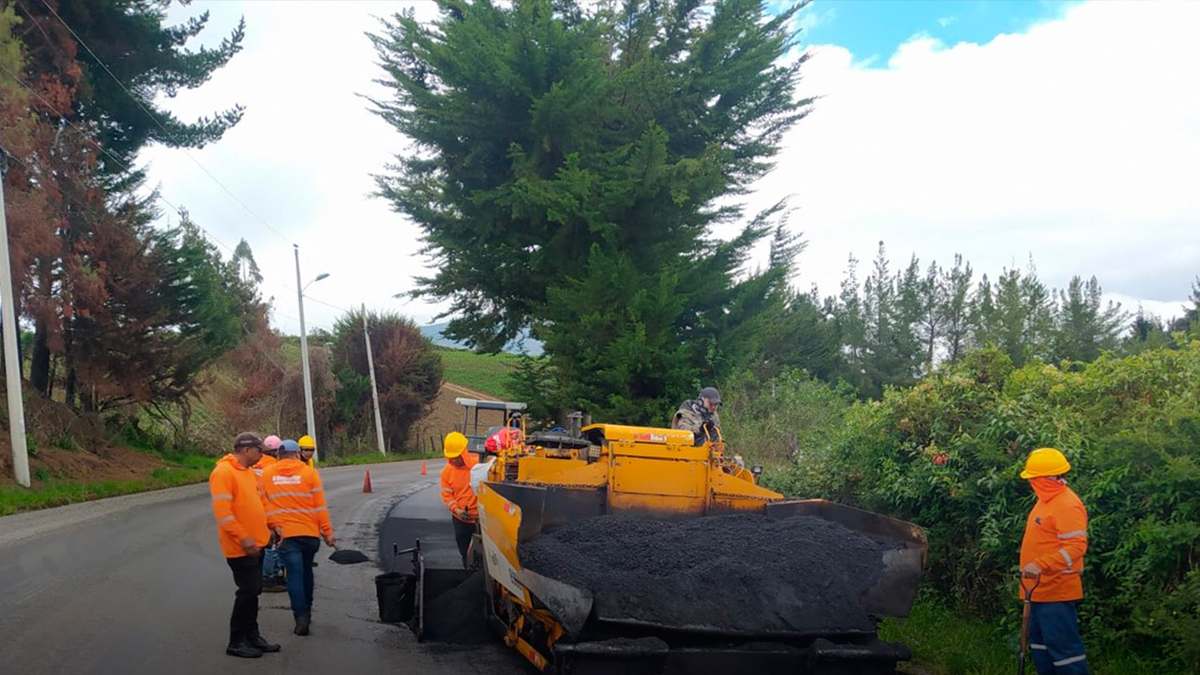 Ecuador: Obras en la vía El Ángel – Mira – Mascarilla registran avance del 35%
