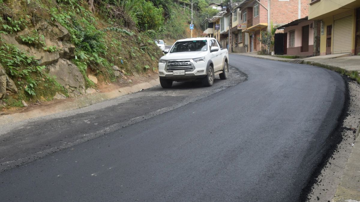 vía de ingreso a Zaruma