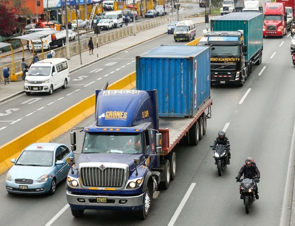 Tráfico vehicular crece 24 % en carreteras concesionadas