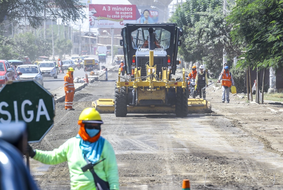 Construcción de sus pistas y veredas