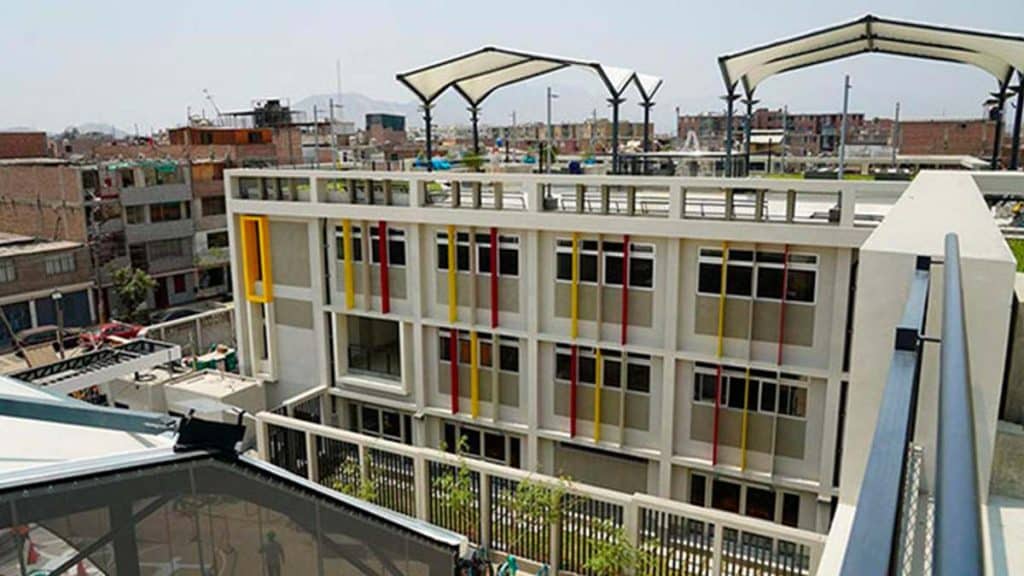 Escuela Bicentenario en El Agustino