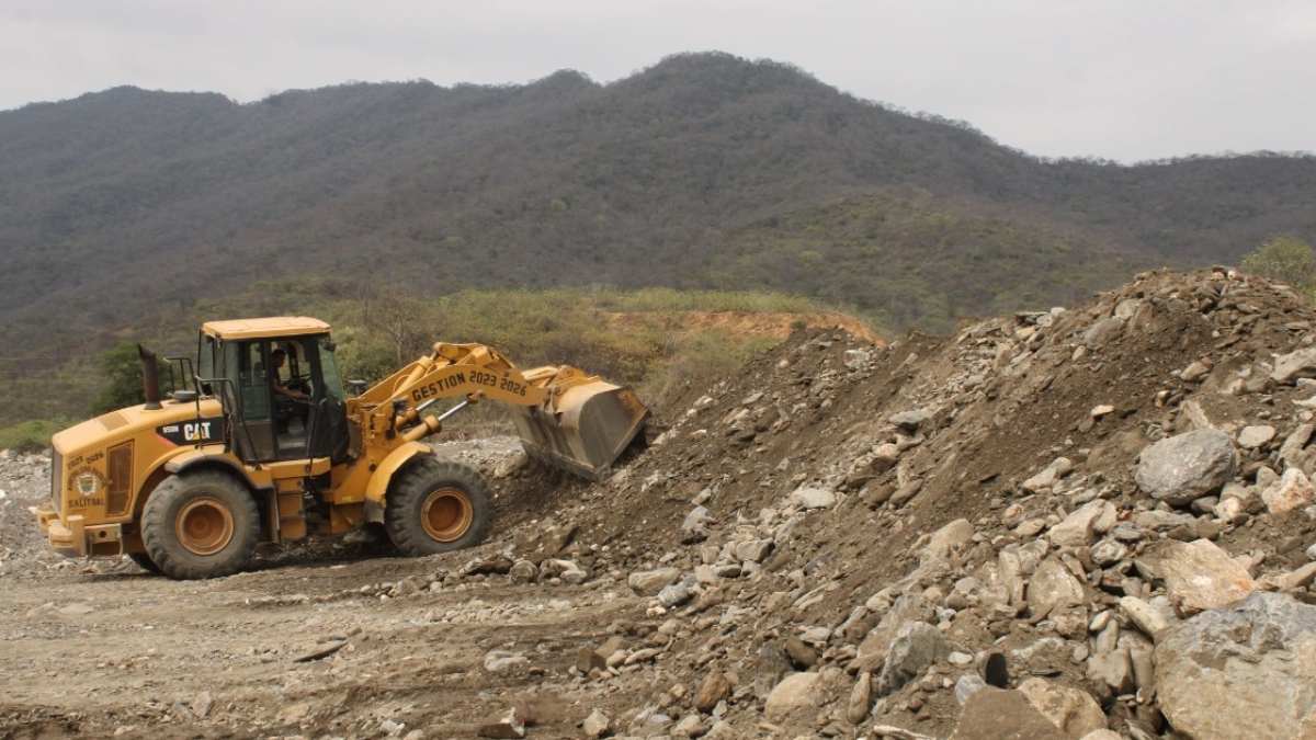 Piura: Continuan trabajos de descolmatación de los ríos Chalpa y Huarmaca en el distrito de Salitral