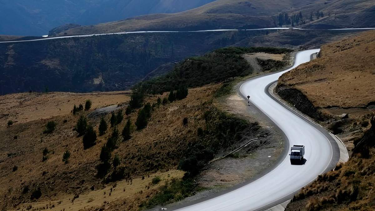Trece empresas interesadas en la construcción de Carretera Longitudinal – Sierra Tramo 4
