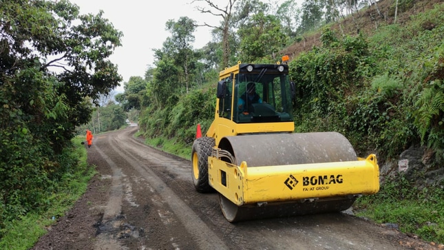 MTC avanza en el mejoramiento de la carretera Oyón-Ambo