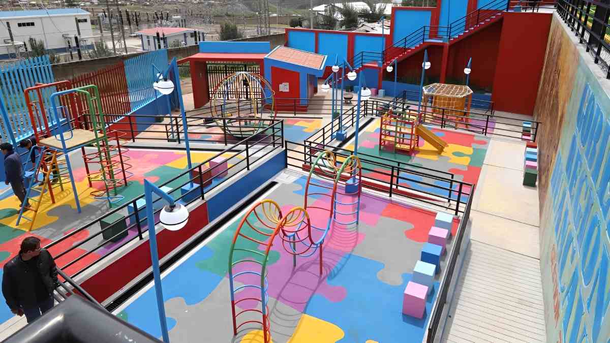 Huancavelica: Entregan Polideportivo «Friaspata» en Santa Ana