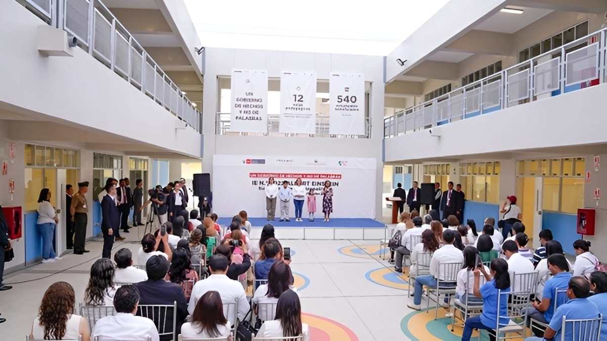 Inauguran instituciones educativas en Surquillo y Ate