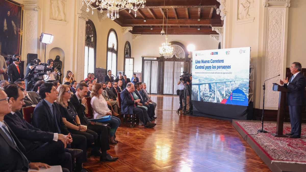 Huancavelica:  Inician estudio de megaproyecto Vial