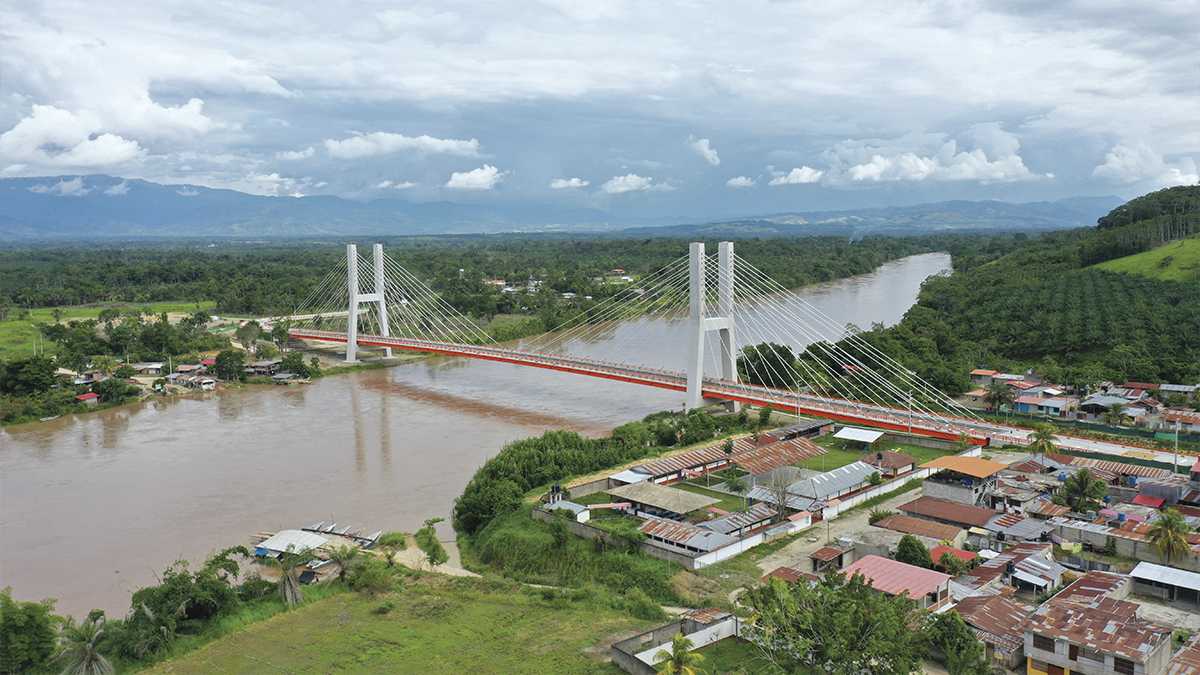 Puente - Revista Perú Construye