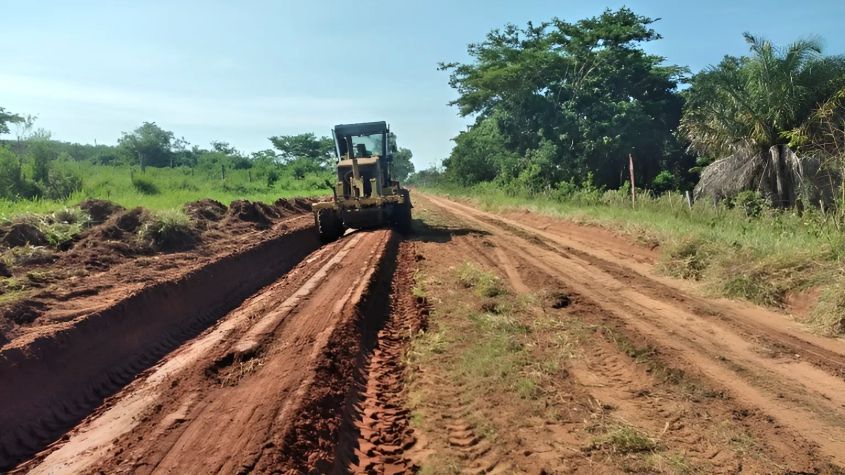 caminos no pavimentados en Ñeembucú