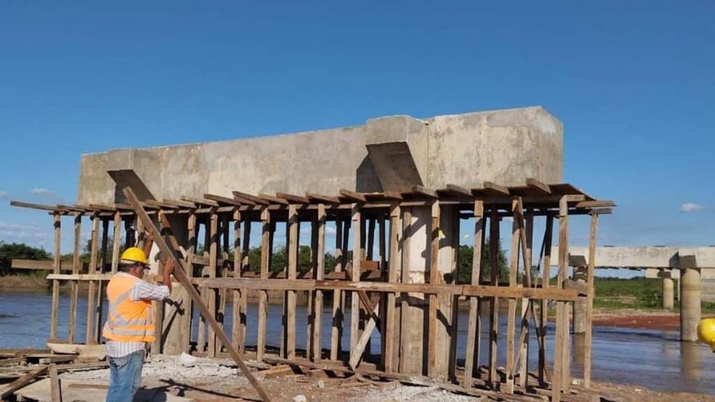 construcción de puente