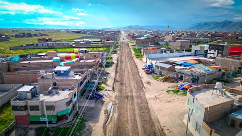 Puno: Realizan lastrado y perfilado de la carretera de salida a Lampa