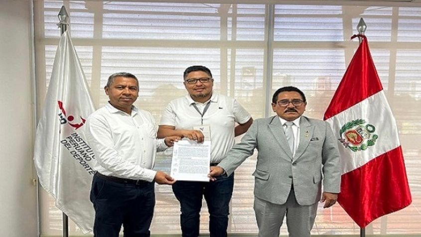 Campos deportivos multiusos en Palpa