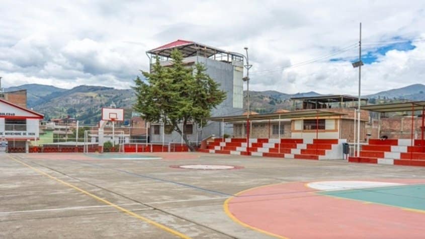 Campos Deportivos y Parques Infantiles