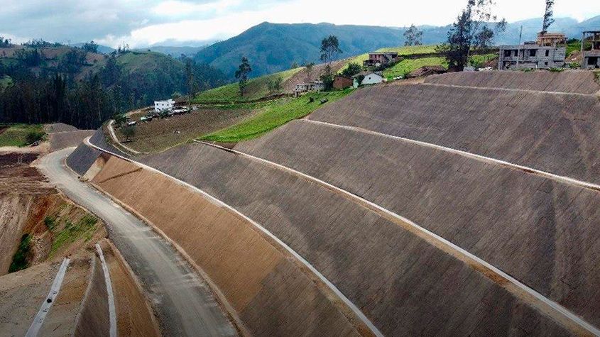Ecuador: Avanzan obras en el Paso Lateral de Guaranda