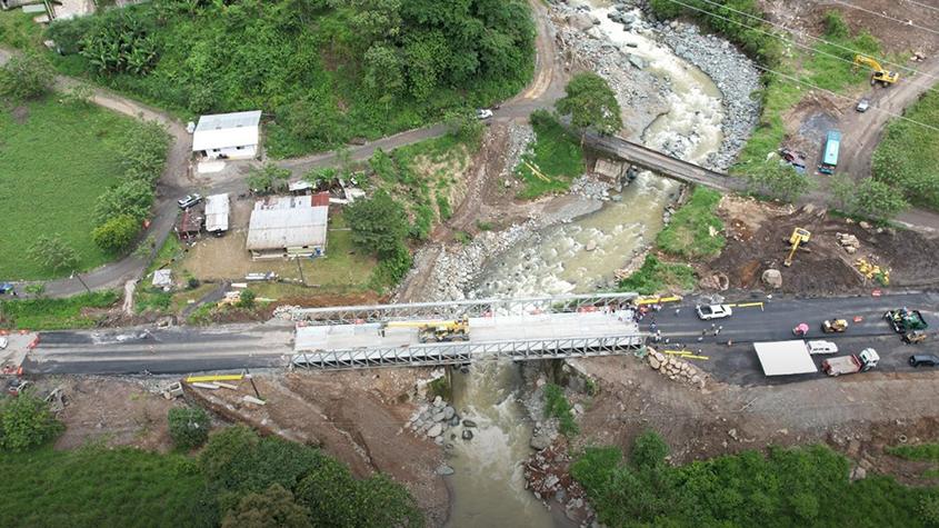 Ecuador: Presidente Noboa entrega puente Delta sobre el río Lelia
