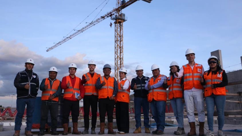 equipo hospital del Cusco