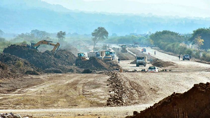 construcción de avenida
