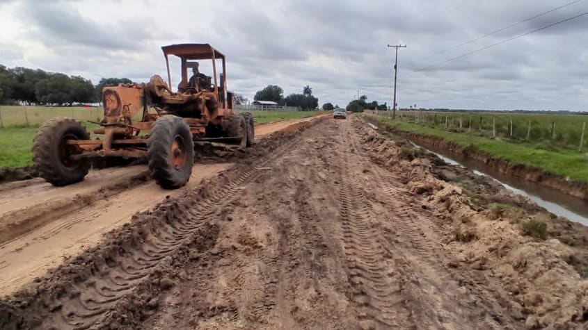 Paraguay: Avanzan trabajos en caminos vecinales en Misiones e Itapúa