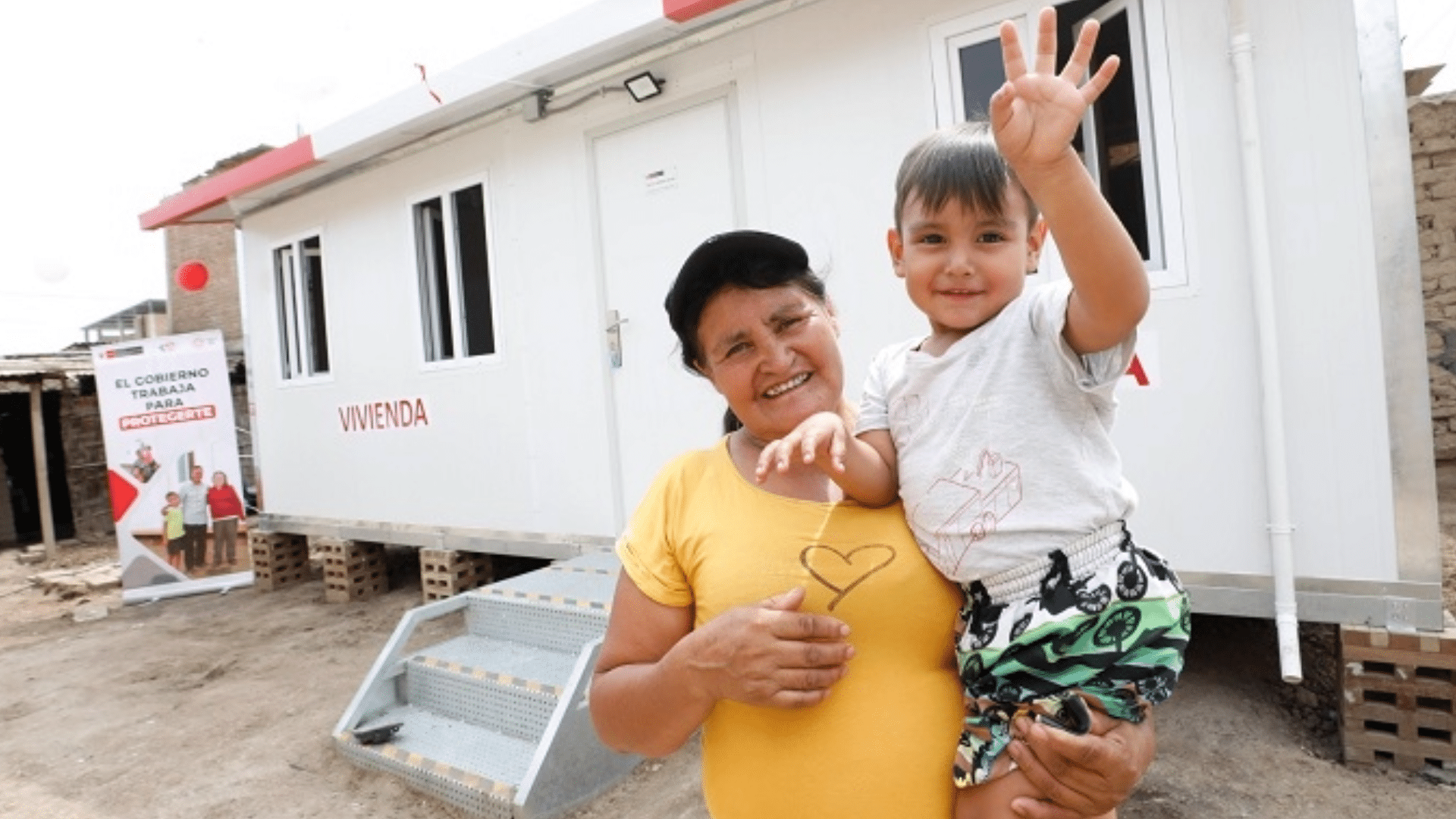 MVCS entrega más de 120 módulos temporales a familias damnificadas de La Libertad