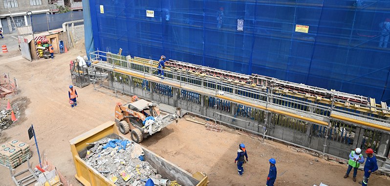 construcción de escuela
