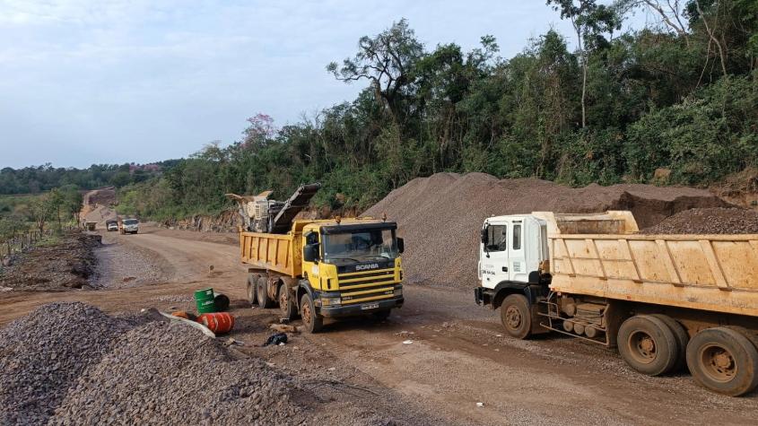Paraguay: Avanzan pavimentación asfáltica entre la ruta PY06 y el puerto Campichuelo