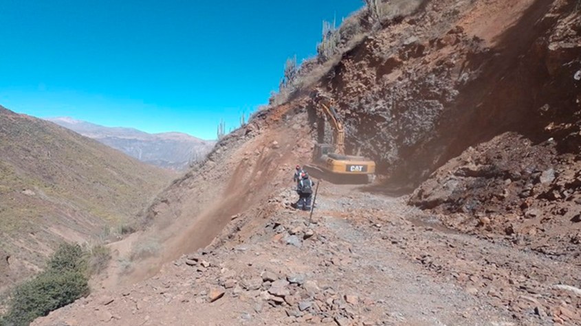 obra vía carrozable