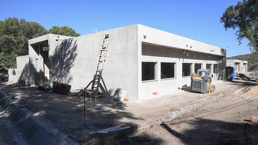 construcción de escuela