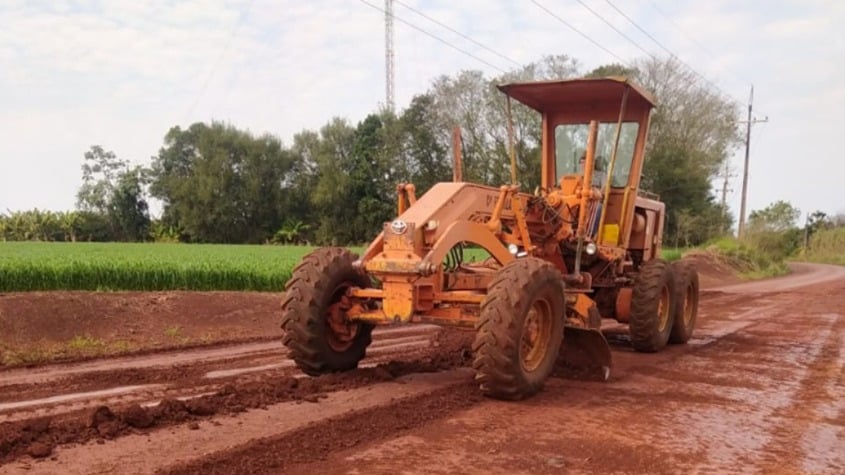 Paraguay: Mantenimiento de caminos vecinales en Itapúa beneficia a más de 2 mil personas